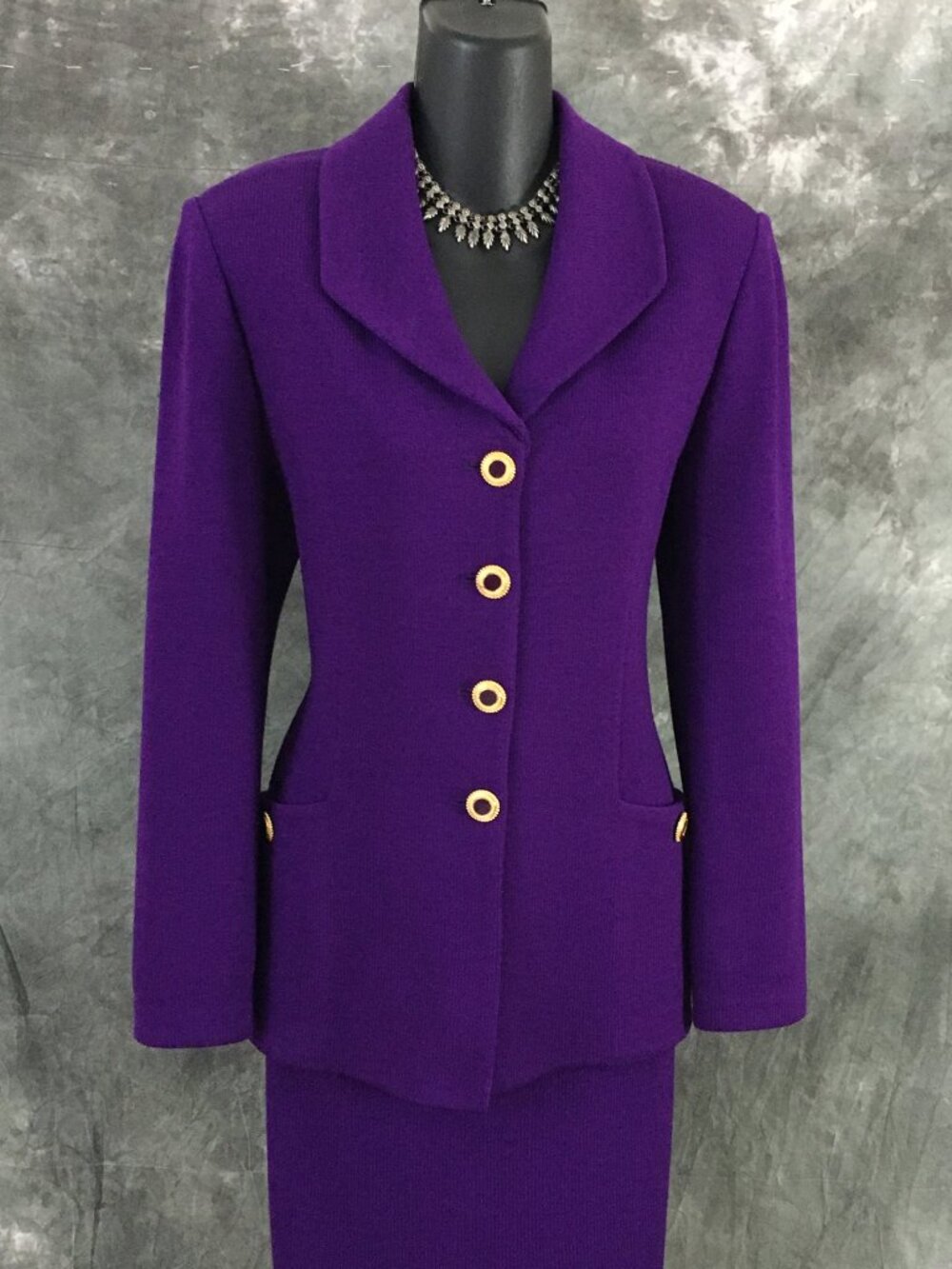 BEAUTIFUL St John collection knit purple jacket skirt suit size 6 - Picture 4 of 10